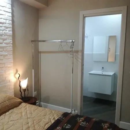 Eden 5 *